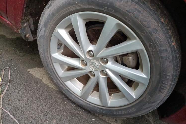 Used Buick Verano 2016 Hatchback 15S Automatic Leading Model Right Front Wheel Hub