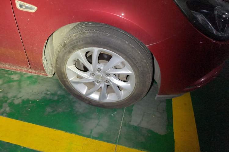 Used Buick Verano 2016 Hatchback 15S Automatic Ambition Model Right Front Wheel Hub