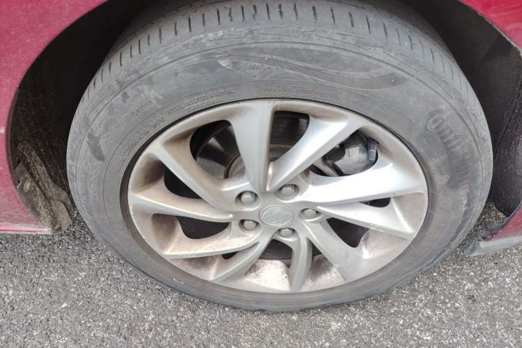 Used Buick Verano 2016 Hatchback 15S Automatic Leading Model Right Front Wheel Hub