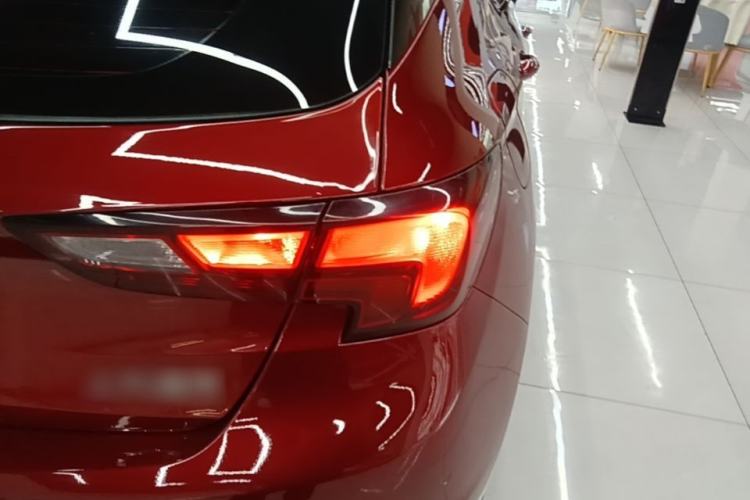 Used Buick Verano 2016 Hatchback 15S Automatic Leading Model Right Rear Taillight