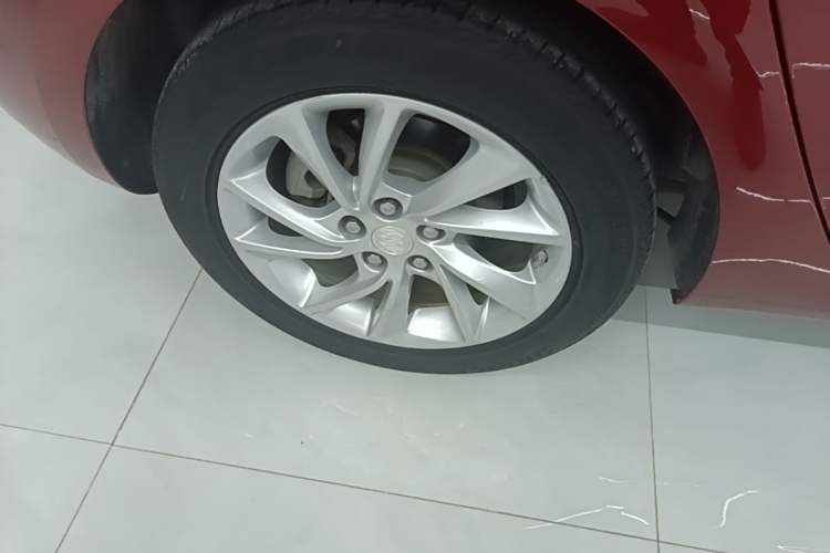 Used Buick Verano 2016 Hatchback 15S Automatic Leading Model Right Rear Wheel Hub