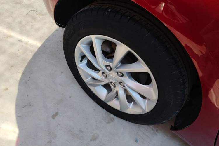 Used Buick Verano 2016 Hatchback 15S Automatic Ambition Model Right Rear Wheel Hub