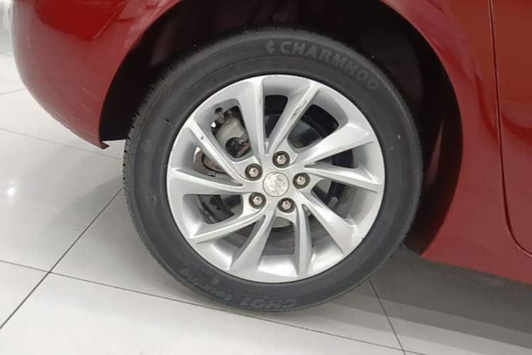 Used Buick Verano 2016 Hatchback 15S Automatic Leading Model Right Rear Wheel Hub