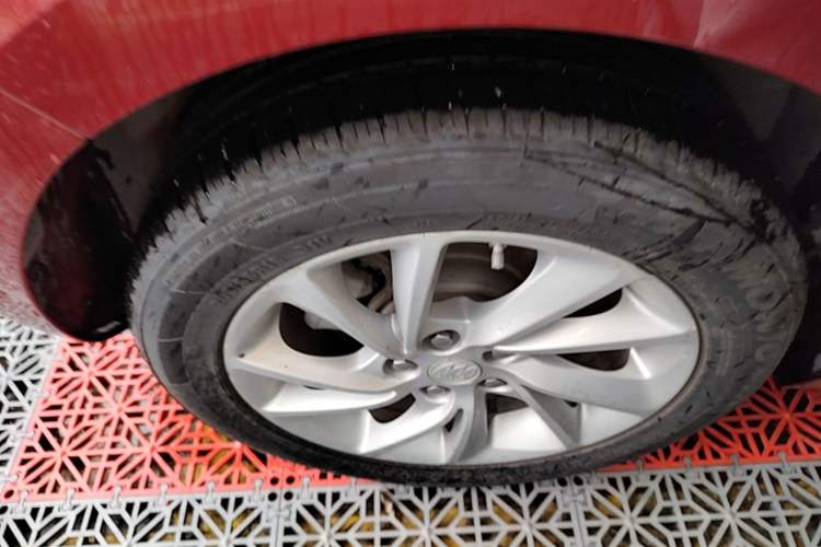 Used Buick Verano 2016 Hatchback 15S Automatic Ambition Model Right Rear Wheel Hub