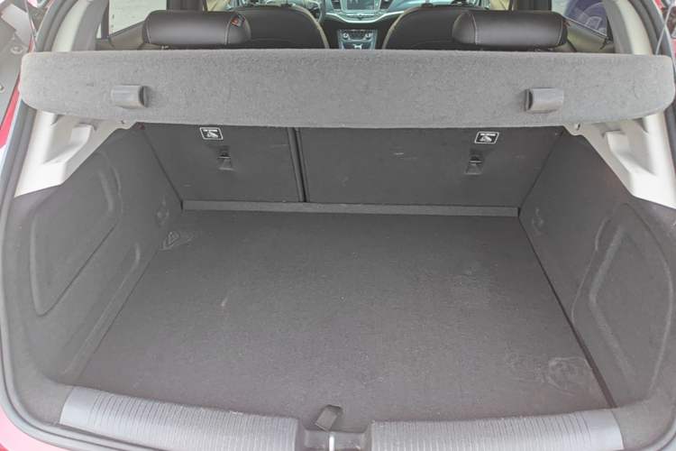 Used Buick Verano 2016 Hatchback 15S Automatic Leading Model Trunk
