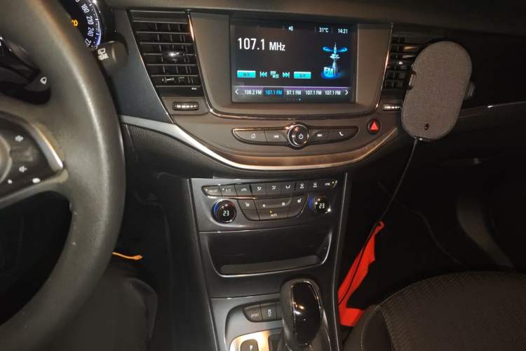 Used Buick Verano 2016 Hatchback 15S Automatic Leading Model Audio And AC Panel