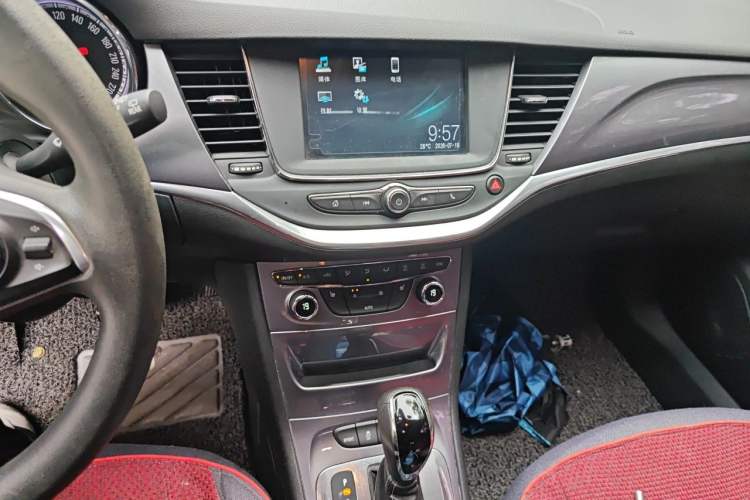 Used Buick Verano 2016 Hatchback 15S Automatic Leading Model Audio And AC Panel
