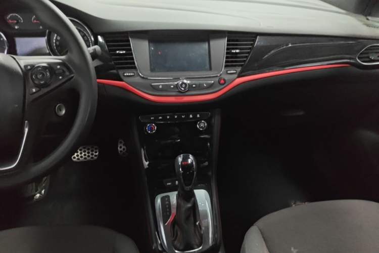Used Buick Verano 2016 Two-Door GS 20T Dual-Clutch Haoting Sporty Model Audio And AC Panel