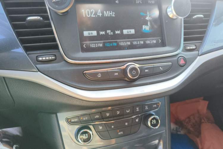 Used Buick Verano 2016 Hatchback 15S Automatic Leading Model Audio And AC Panel