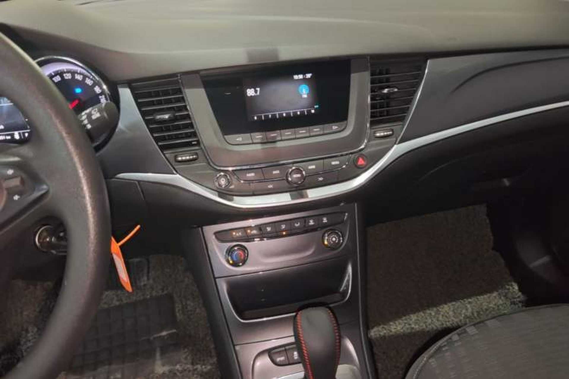 Used Buick Verano 2016 Hatchback 15S Automatic Ambition Model Audio And AC Panel