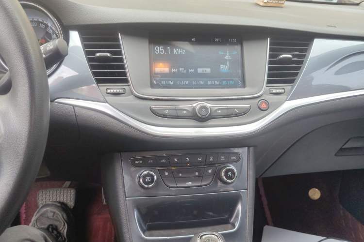 Used Buick Verano 2016 Hatchback 15S Automatic Leading Model Audio And AC Panel
