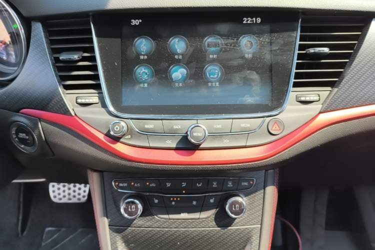 Used Buick Verano 2016 Hatchback GS 20T Dual-Clutch Passionate Sporty Model Audio And AC Panel