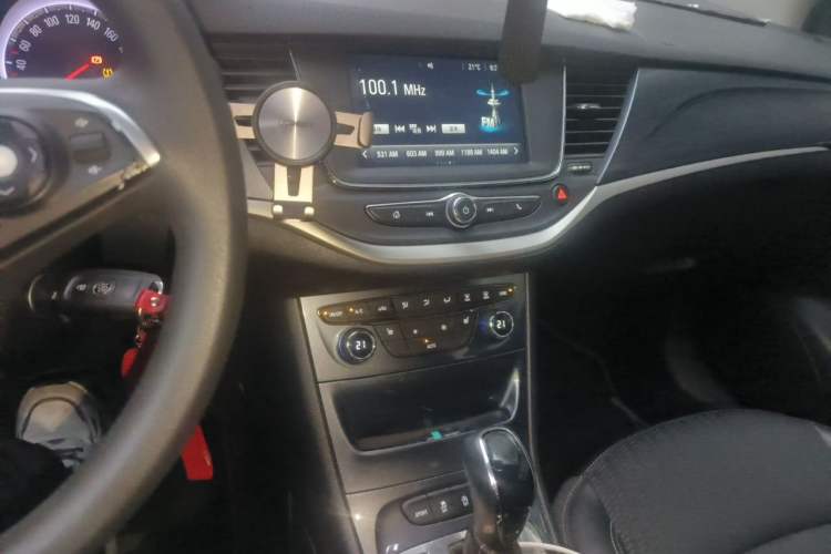 Used Buick Verano 2016 Hatchback 15S Automatic Leading Model Audio And AC Panel