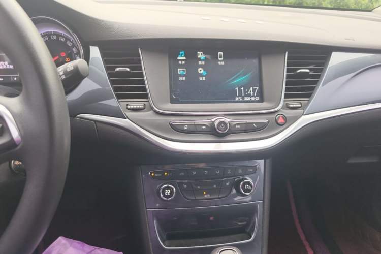 Used Buick Verano 2016 Hatchback 15S Automatic Leading Model Audio And AC Panel