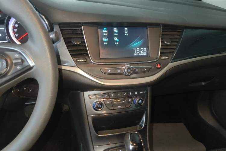 Used Buick Verano 2016 Hatchback 15S Automatic Leading Model Audio And AC Panel