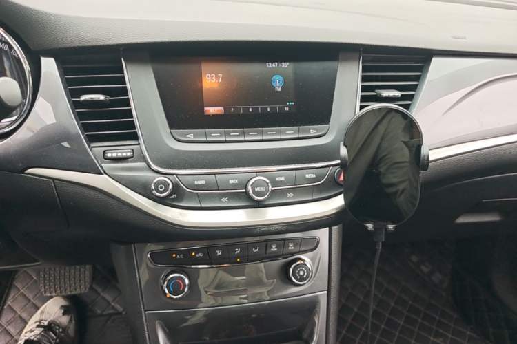 Used Buick Verano 2016 Hatchback 15S Automatic Ambition Model Audio And AC Panel