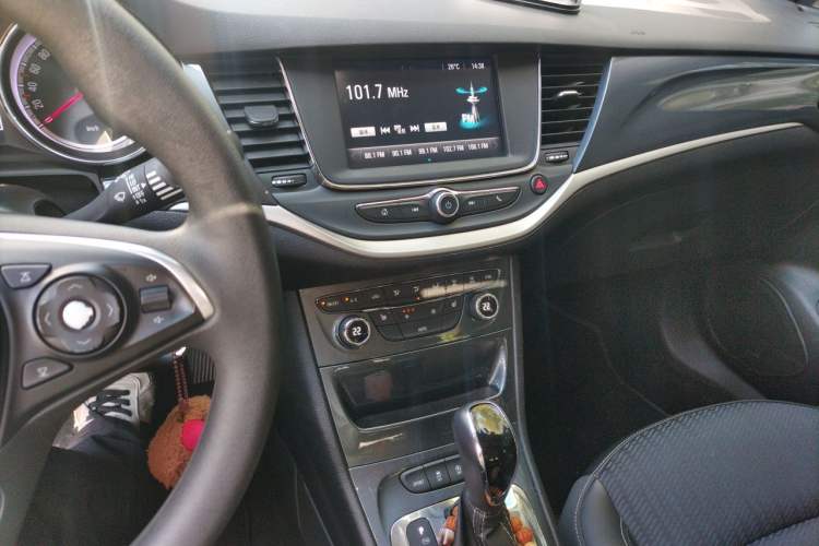 Used Buick Verano 2016 Hatchback 15S Automatic Leading Model Audio And AC Panel