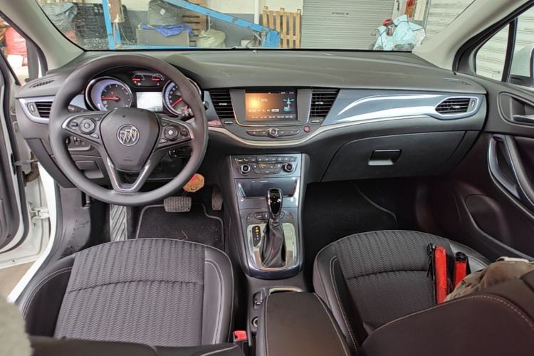 Used Buick Verano 2016 Hatchback 15S Automatic Leading Model Center Console
