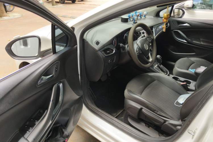 Used Buick Verano 2016 Hatchback 15S Automatic Leading Model Driver Seat