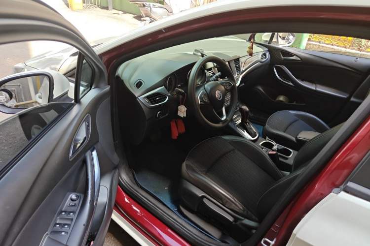 Used Buick Verano 2016 Hatchback 15S Automatic Leading Model Driver Seat