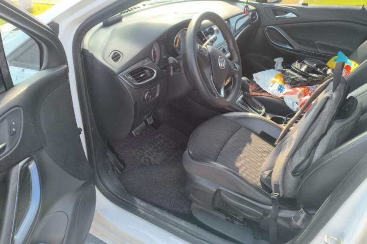 Used Buick Verano 2016 Hatchback 15S Automatic Leading Model Driver Seat