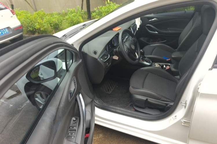 Used Buick Verano 2016 Hatchback 15S Automatic Leading Model Driver Seat