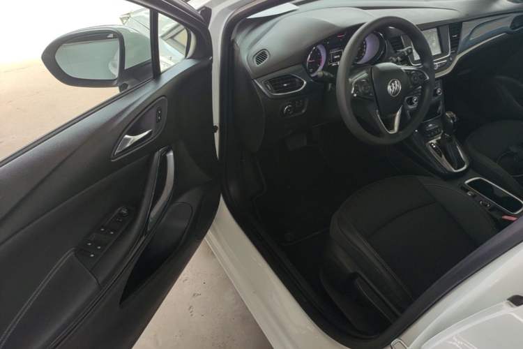 Used Buick Verano 2016 Hatchback 15S Automatic Leading Model Driver Seat