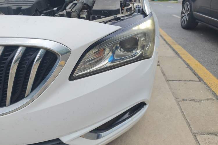 Used Buick Verano 2016 Hatchback 15S Automatic Leading Model Engine Bay Left