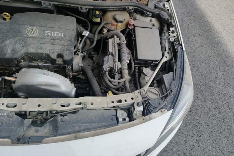 Used Buick Verano 2016 Hatchback 15S Automatic Leading Model Engine Bay Left