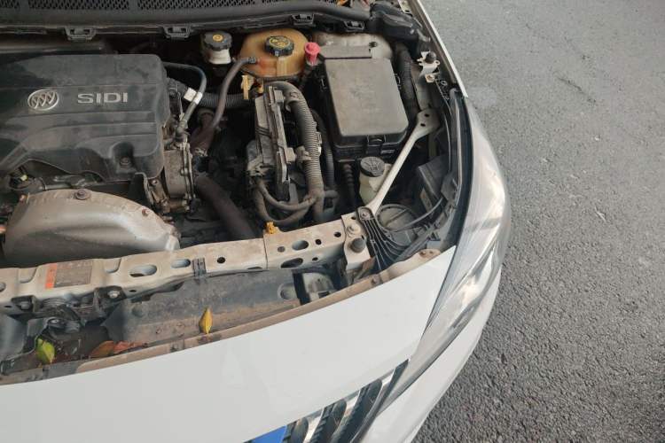 Used Buick Verano 2016 Hatchback 15S Automatic Leading Model Engine Bay Left