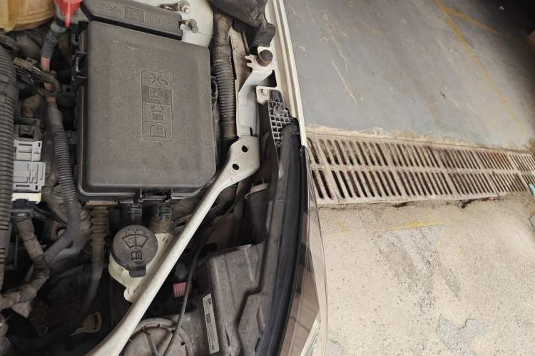 Used Buick Verano 2016 Hatchback 15S Automatic Leading Model Engine Bay Left