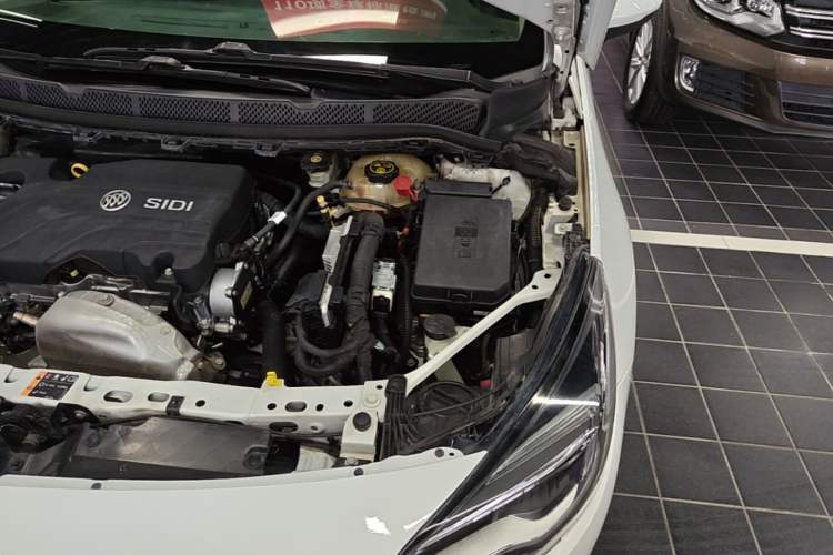 Used Buick Verano 2016 Hatchback 15S Automatic Leading Model Engine Bay Left