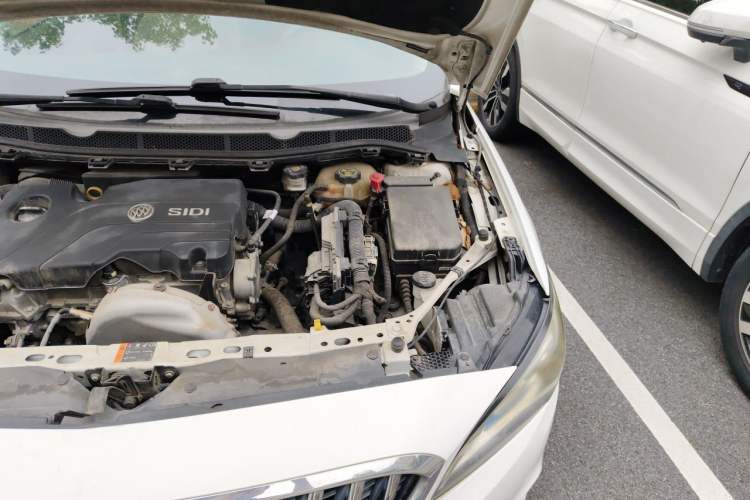 Used Buick Verano 2016 Hatchback 15S Automatic Leading Model Engine Bay Left