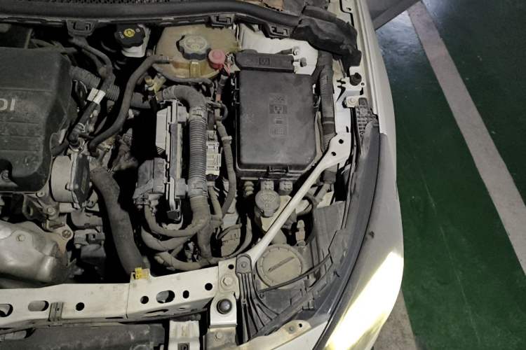 Used Buick Verano 2016 Hatchback 15S Automatic Leading Model Engine Bay Left