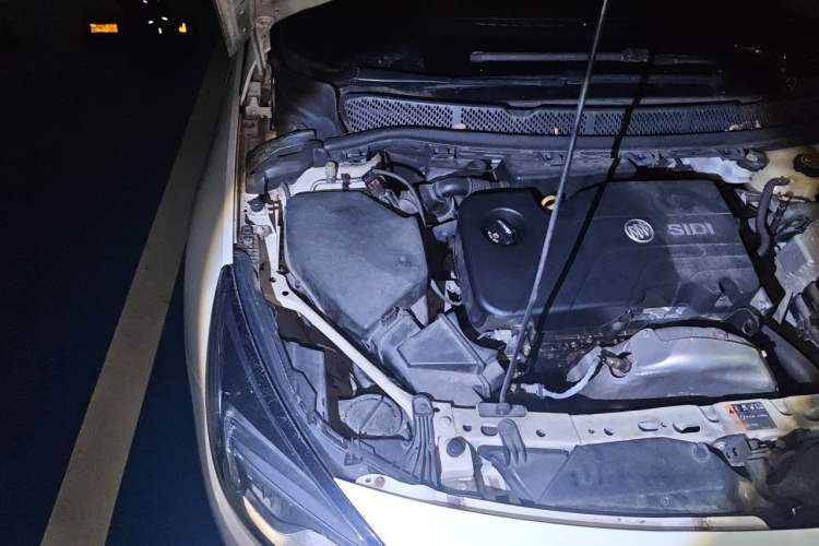 Used Buick Verano 2016 Hatchback 15S Automatic Leading Model Engine Bay Right