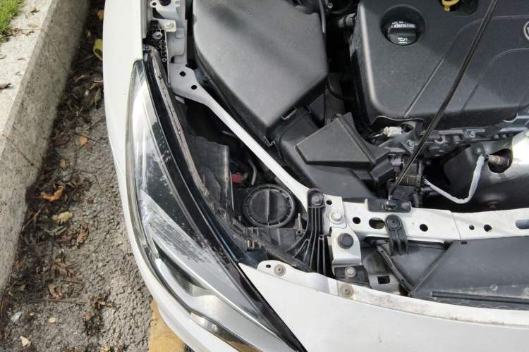 Used Buick Verano 2016 Hatchback 15S Automatic Leading Model Engine Bay Right