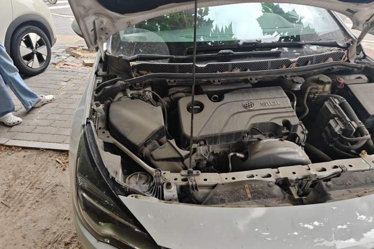 Used Buick Verano 2016 Hatchback 15S Automatic Ambition Model Engine Bay Right