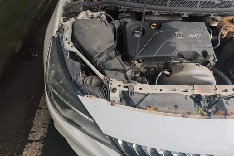 Used Buick Verano 2016 Hatchback 15S Automatic Leading Model Engine Bay Right