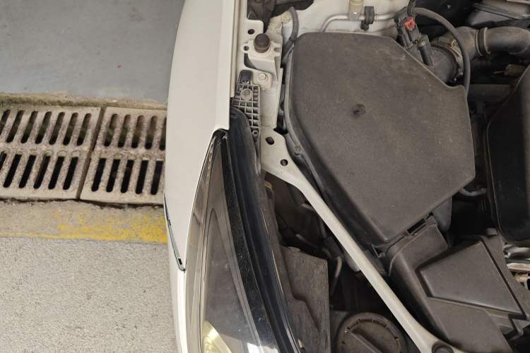 Used Buick Verano 2016 Hatchback 15S Automatic Leading Model Engine Bay Right