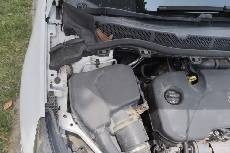 Used Buick Verano 2016 Two-Door GS 20T Dual-Clutch Haoting Sporty Model Engine Bay Right