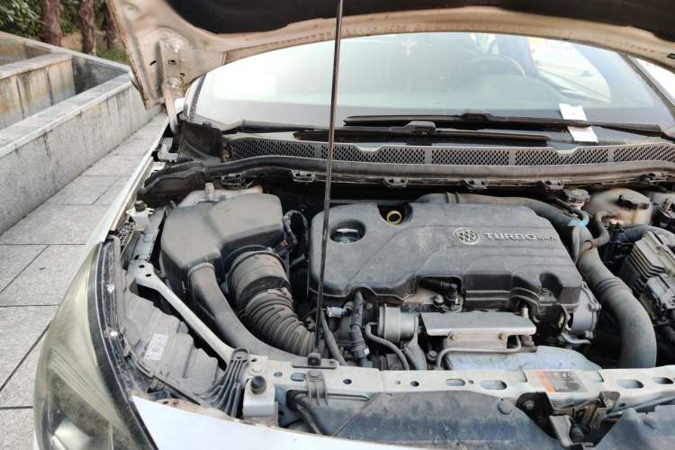 Used Buick Verano 2016 Hatchback GS 20T Dual-Clutch Passionate Sporty Model Engine Bay Right