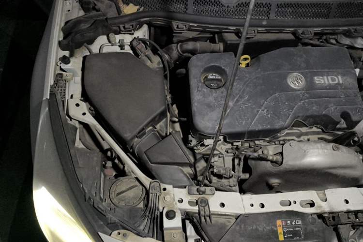 Used Buick Verano 2016 Hatchback 15S Automatic Leading Model Engine Bay Right