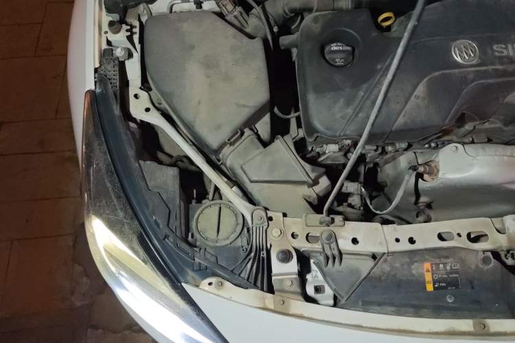 Used Buick Verano 2016 Hatchback 15S Automatic Leading Model Engine Bay Right