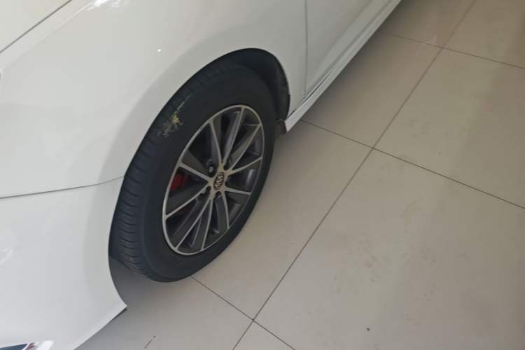 Used Buick Verano 2016 Hatchback GS 20T Dual-Clutch Passionate Sporty Model Exterior 1