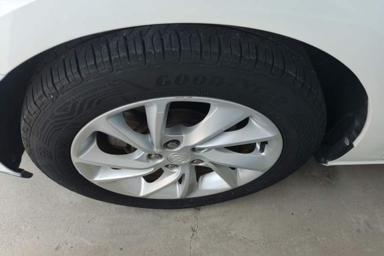 Used Buick Verano 2016 Hatchback 15S Automatic Leading Model Exterior 4
