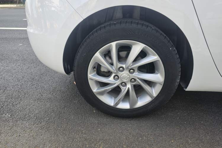 Used Buick Verano 2016 Hatchback 15S Automatic Ambition Model Exterior 5