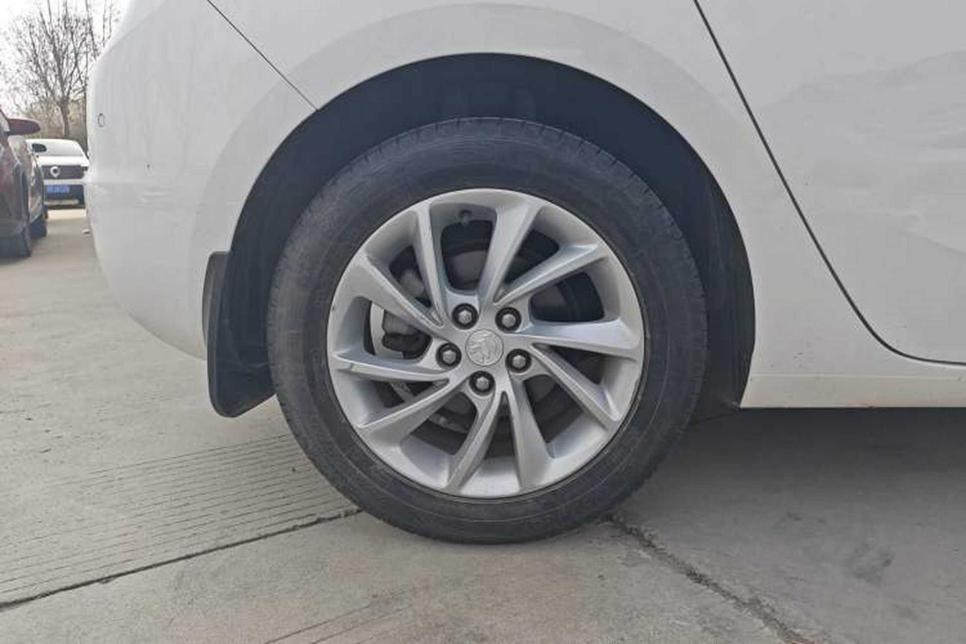 Used Buick Verano 2016 Hatchback 15S Automatic Ambition Model Exterior 5