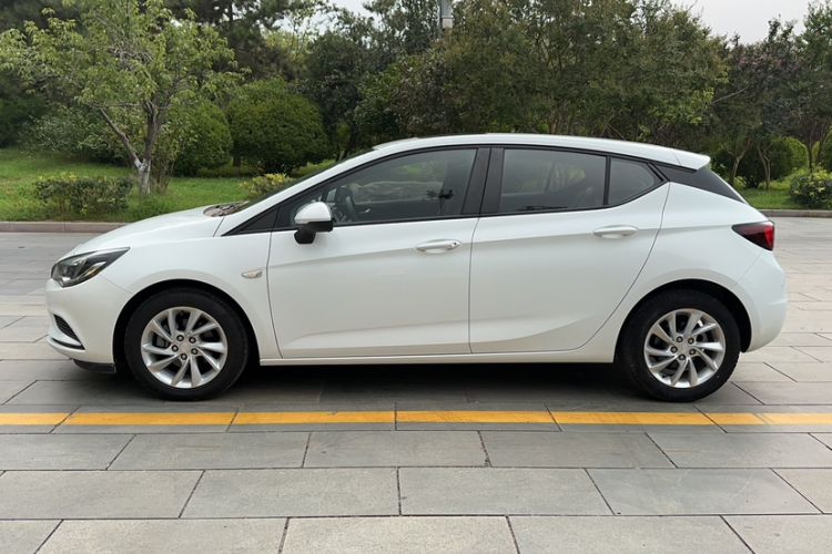 Used Buick Verano 2016 Hatchback 15S Automatic Leading Model Exterior 5