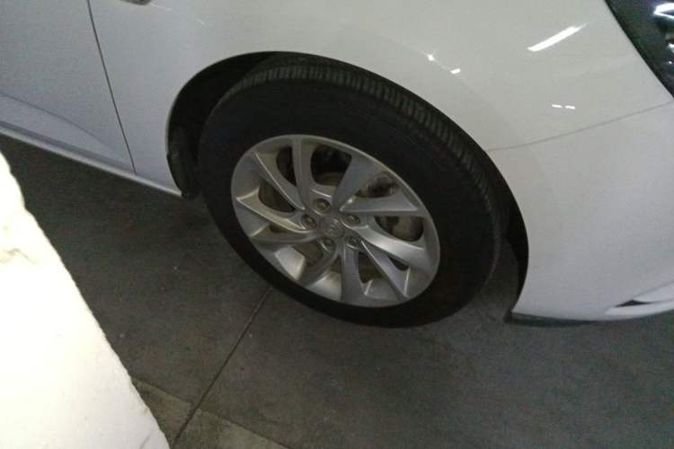 Used Buick Verano 2016 Hatchback 15S Automatic Ambition Model Exterior 7