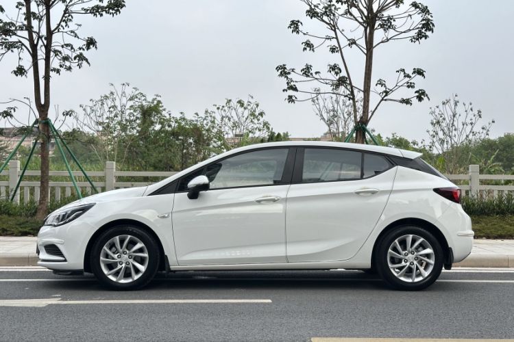 Used Buick Verano 2016 Hatchback 15S Automatic Ambition Model Exterior 8